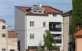City Apartments Silver