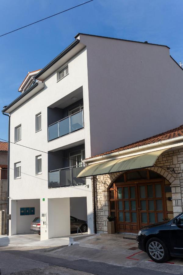 City Apartments Silver Pula Exterior foto