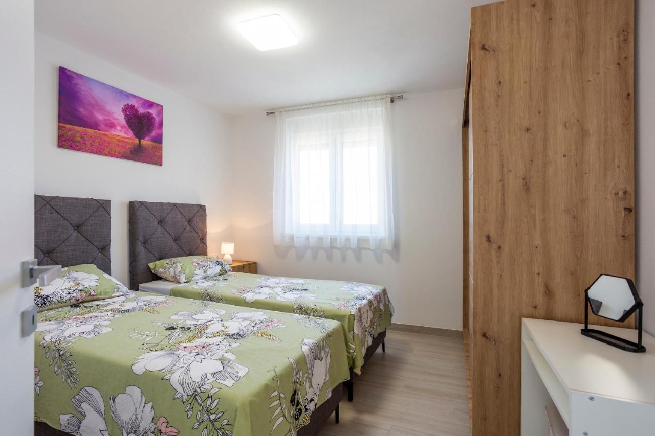 City Apartments Silver Pula Exterior foto