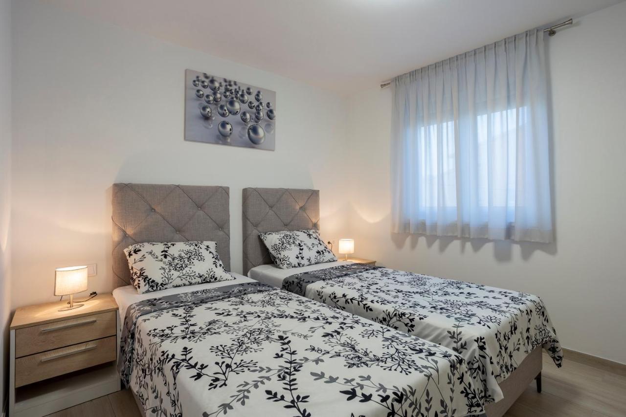 City Apartments Silver Pula Exterior foto