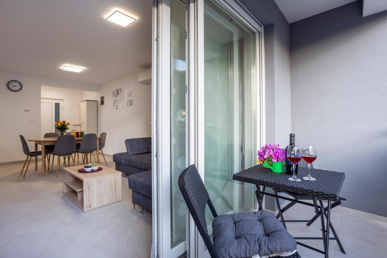 City Apartments Silver Pula Exterior foto