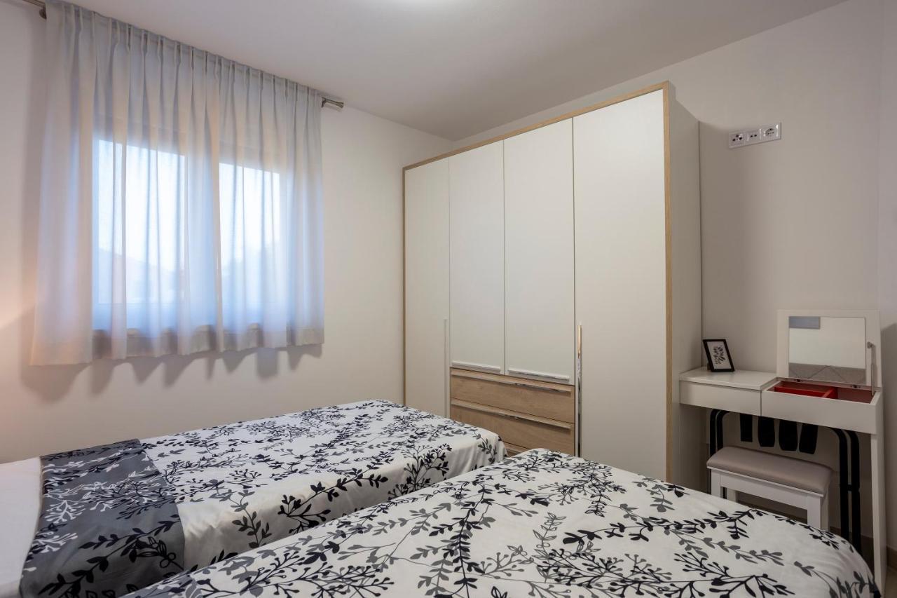 City Apartments Silver Pula Exterior foto