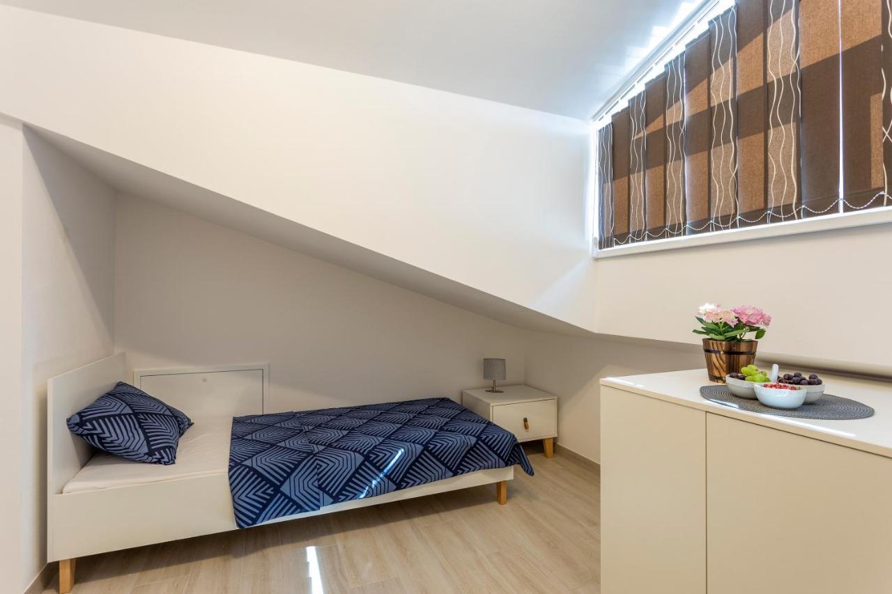 City Apartments Silver Pula Exterior foto
