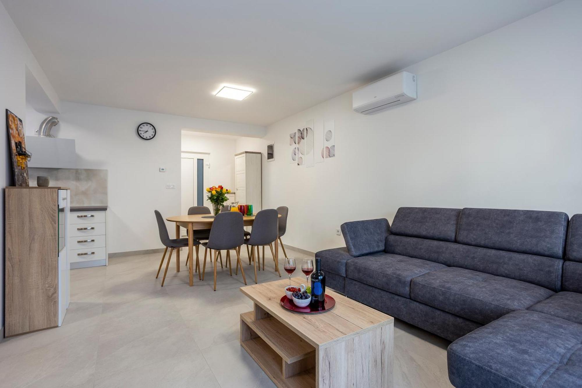 City Apartments Silver Pula Exterior foto